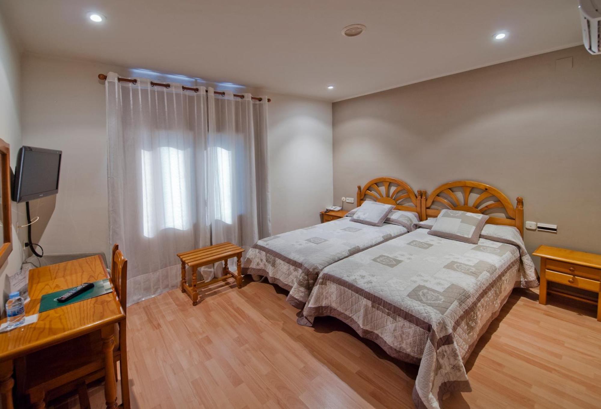 מויירוסה Hotel Jardi Apartaments מראה חיצוני תמונה